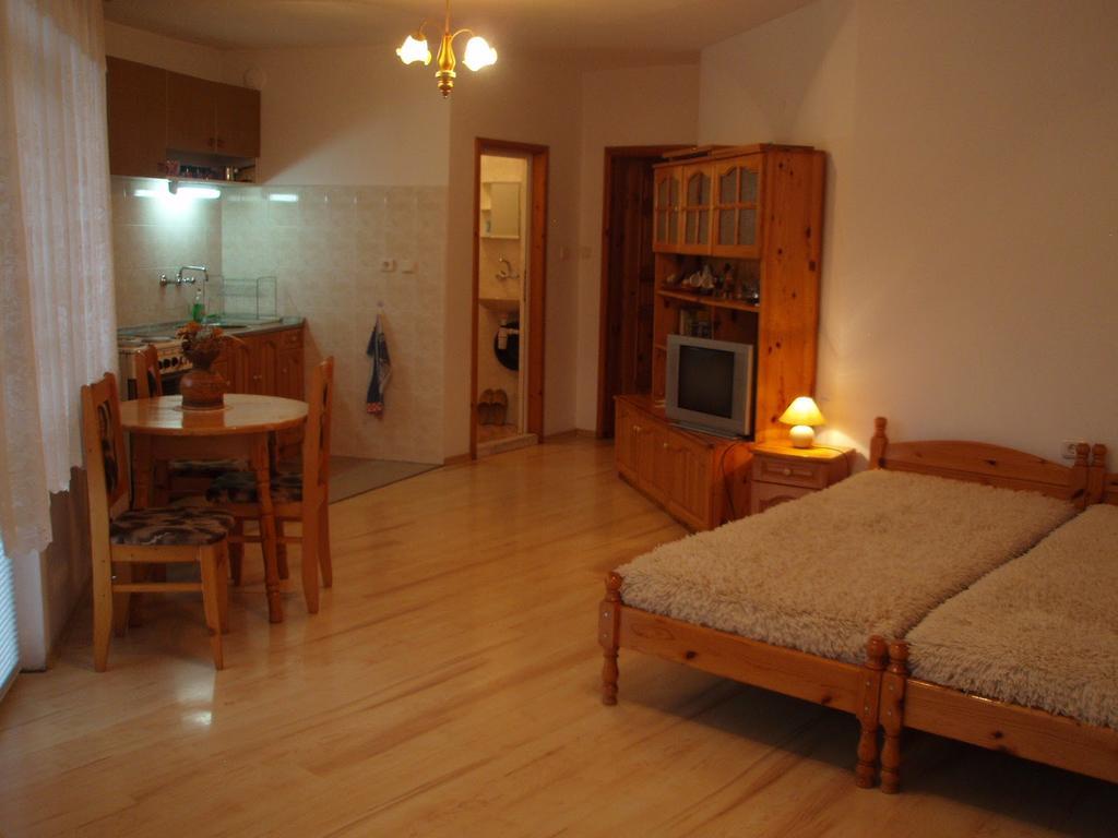 Georgievi Guest House คาโลเฟอร์ ภายนอก รูปภาพ