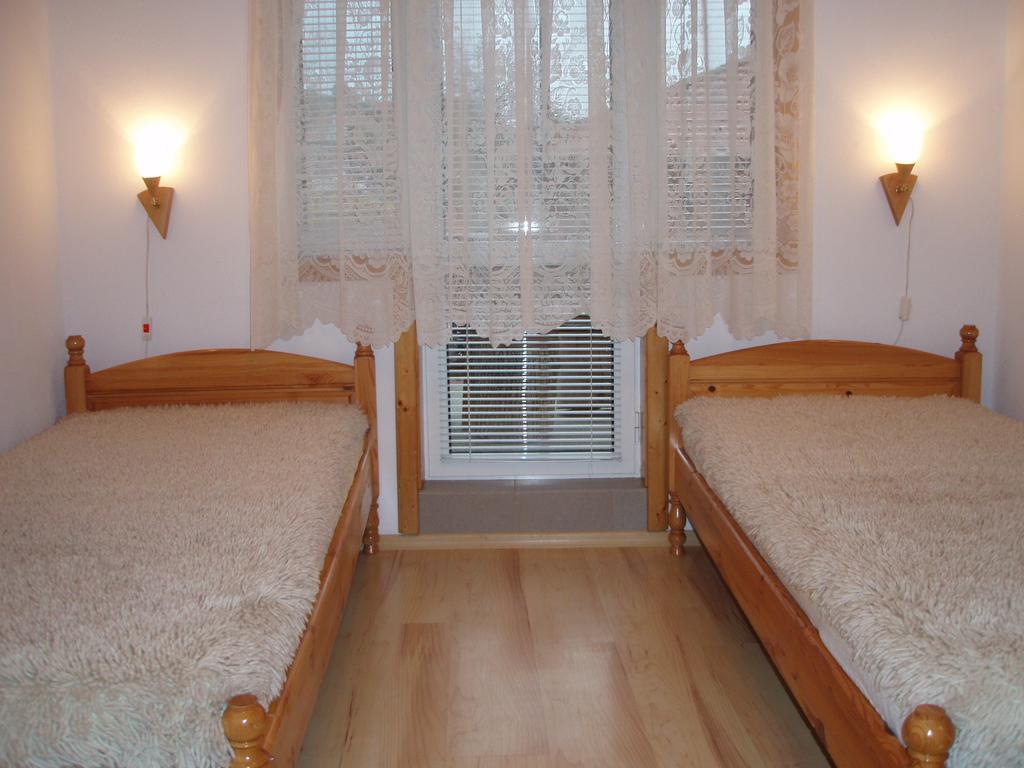 Georgievi Guest House คาโลเฟอร์ ภายนอก รูปภาพ