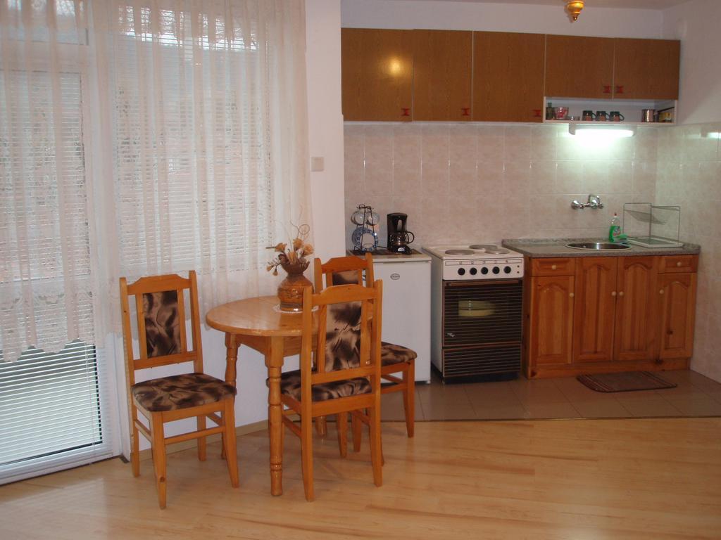 Georgievi Guest House คาโลเฟอร์ ภายนอก รูปภาพ