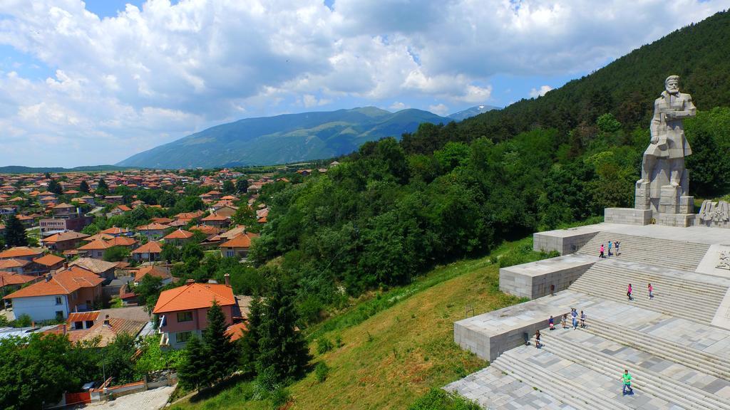 Georgievi Guest House คาโลเฟอร์ ภายนอก รูปภาพ